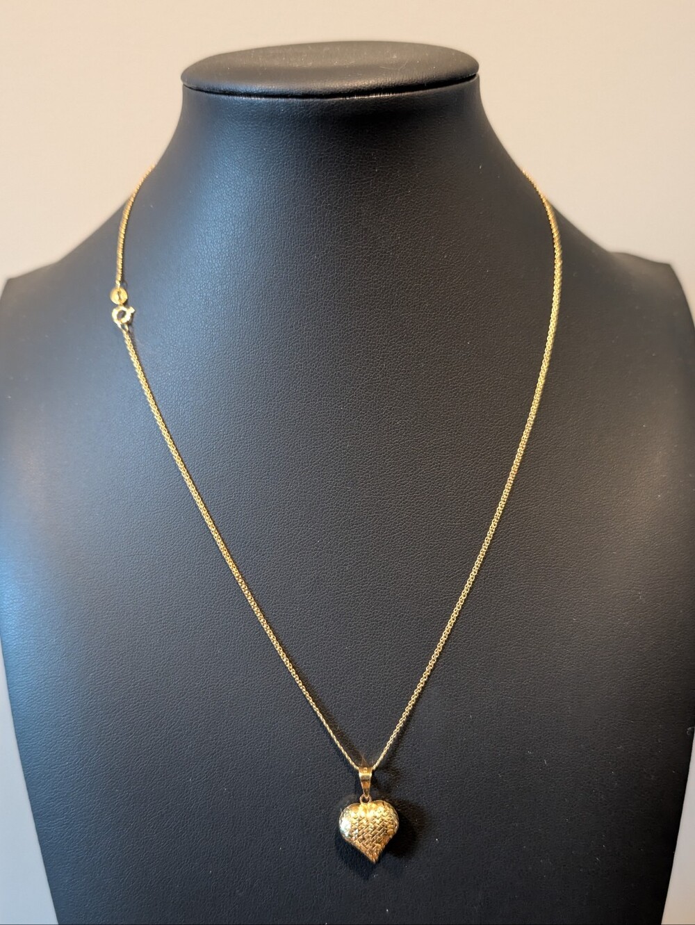 Real 18K Saudi Gold Carpet Necklace 18" & Diamond Cut Heart Pendant Set